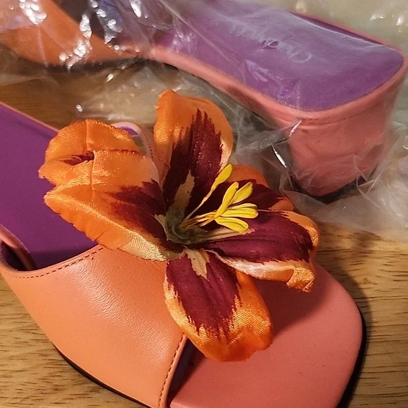 (2) New Condition Chadwicks Womens Size 7M Low Heels Slip Ins - Picture 2 of 5